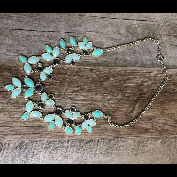 Beautiful Necklace w/mint and smoky stones - Picture 1 of 4